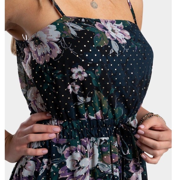 NWT Francesca’s Floral Mini Dress Size Medium - Picture 2 of 3